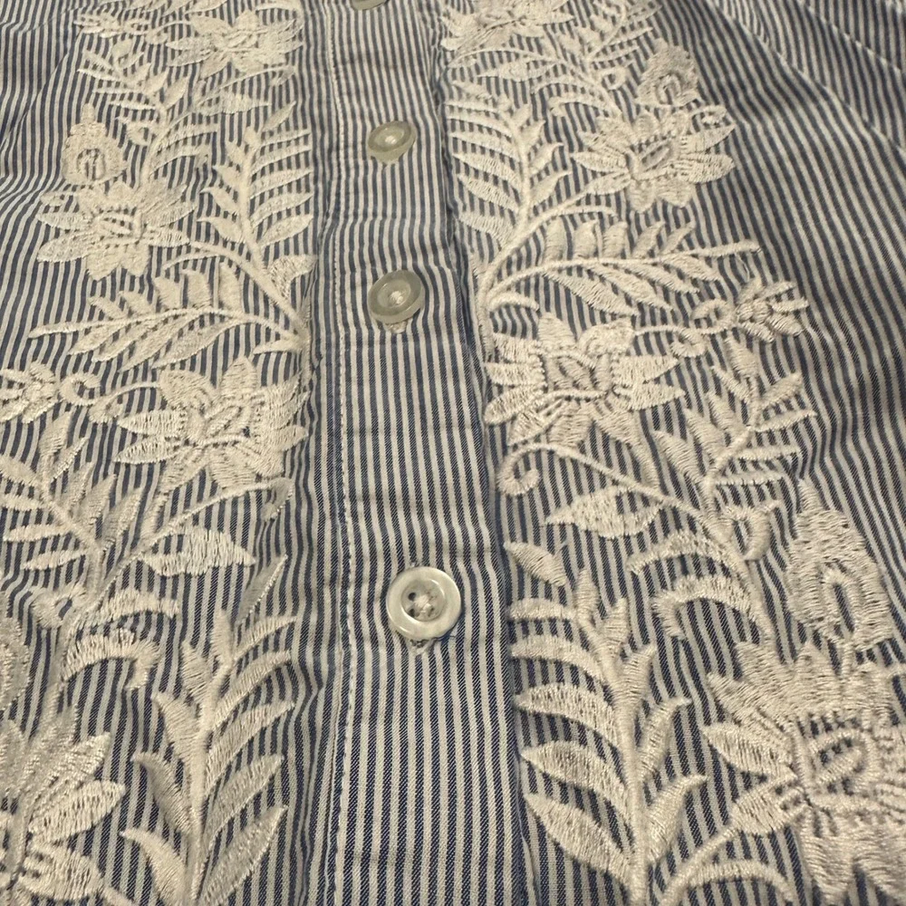 Women's Blouse Blue‎ White Stripe Long Sleeve 100% Cotton Floral Embroidery XL